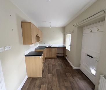 2 bedroom end of terrace house to rent - Photo 5