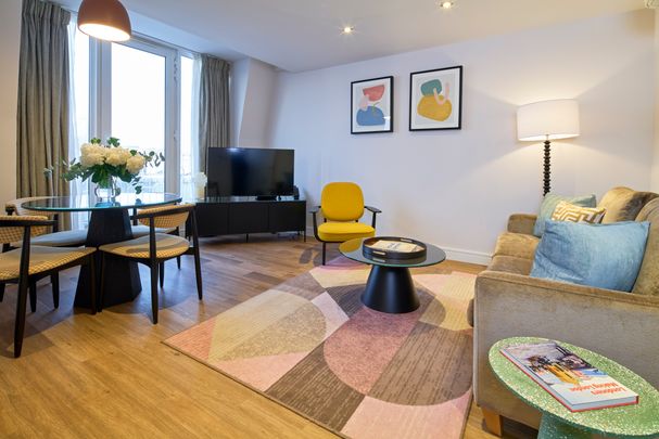 Stunning two-bedroom open-plan apartment situated in Harrington Court, South Kensington, London SW7 - Photo 1