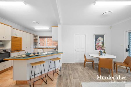 “Spacious & Stylish Home in Prime Location – Ideal for Families” - Photo 5