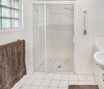 Modern Apartment In Paddington - Photo 6
