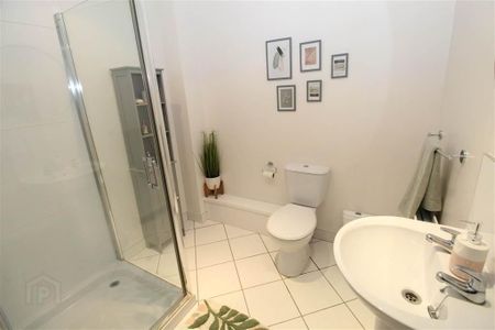 3d Ballyregan Road, Dundonald, Belfast, BT16 1HY - Photo 2