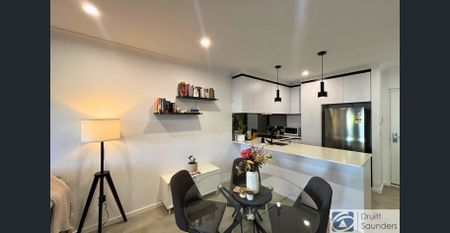 Stylish & Modern Apartment HOME OPEN WEDNESDAY 10 DECEMBER AT 10.30AM SHARP! - Photo 4