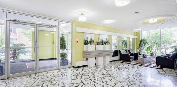 4 1/2 - DOWNTOWN - Photo 2