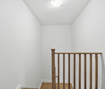 For Lease - 29 Wagon Lane, Barrie, Ontario - Photo 2