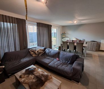Ruim gelijkvloers appartement te Oostveld. - Photo 1