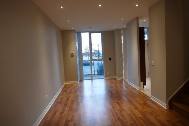 For Lease - 339 Rathburn Road Unit# 115, Mississauga, Ontario - Photo 1
