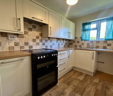 2 bedroom terraced house to rent - Photo 3