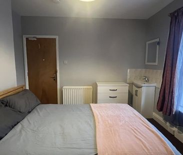 1 bedroom house of multiple occupation to rent - Photo 3