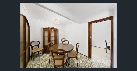 Spacious & Comfort! - Photo 2