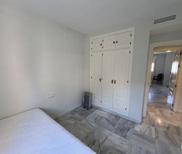 Apartment in Parque Clavero, Málaga Ciudad - Photo 5