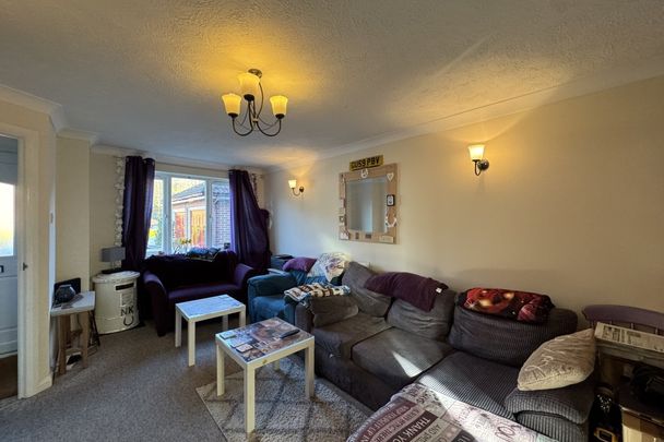 Matthews Drive, Maidenbower, CRAWLEY - Photo 1