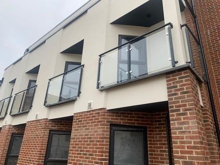 2 bedroom flat to rent - Photo 5