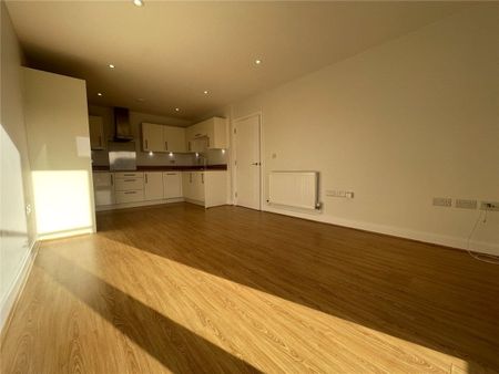 Redecorated modern apartment in the heart of the town centre just off the High Street - Photo 2