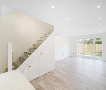 2 bedroom terraced house to rent - Photo 2