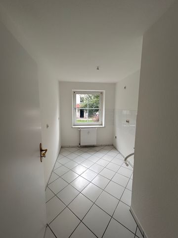 Zuhause gesucht? 2-Zimmer-Wohnung für Singles und Verliebte in Torgau - Photo 2