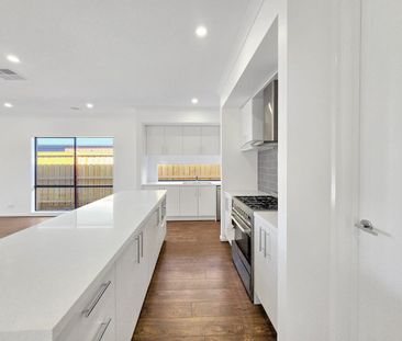 Stylish Family Living in Armstrong Creek - Photo 5