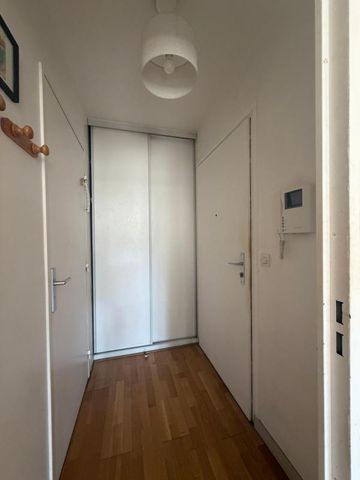 Location Appartement 1 pièce Meublé 26m² PARIS 20ème - Photo 3