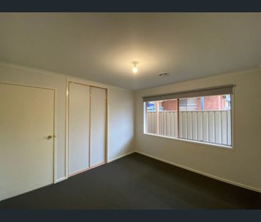 3 Cremin Close, Mill Park, Vic 3082 - Photo 3