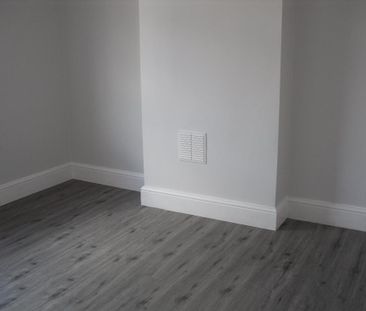 4 bedroom semi-detached house to rent - Photo 1