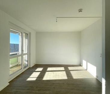 Helle 2-Zimmer-Wohnung mit Balkon in Jena-Lobeda! - Photo 1