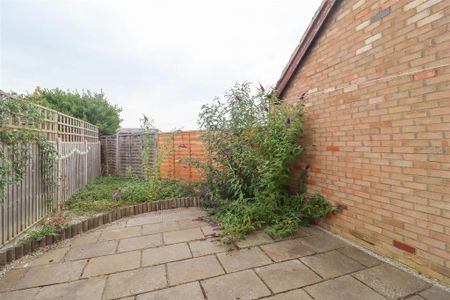2 bedroom semi-detached house to rent - Photo 4
