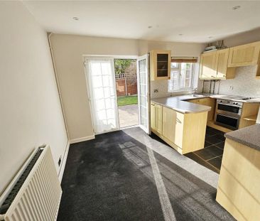 3 bedroom end of terrace house to rent - Photo 1
