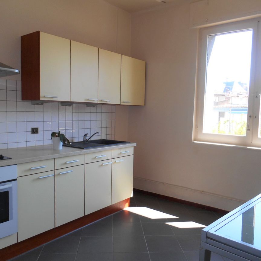 Location Appartement 3 pièces 70m² - Photo 1