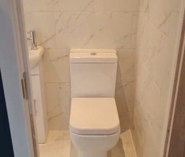 1 bedroom in a house share to rent - Photo 6