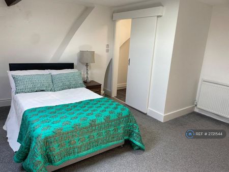 1 bedroom in a house share to rent - Photo 3