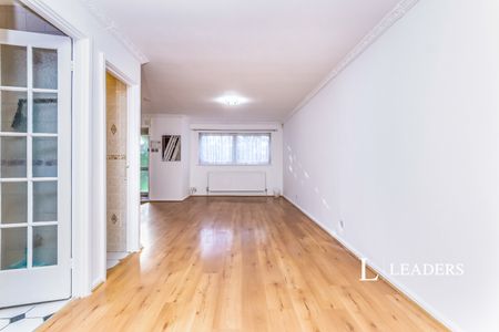 3 bedroom house to rent Garrick Crescent, Croydon, CR0 - Photo 2