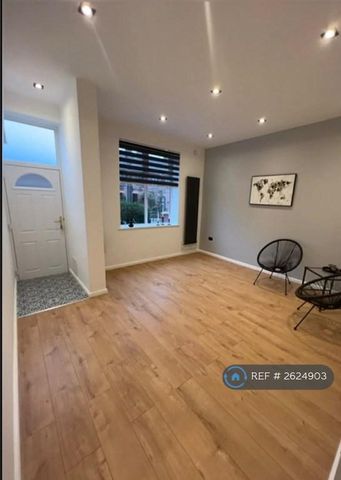 3 bedroom terraced house to rent - Photo 2