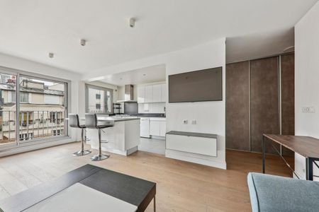 Location Appartement 3 pièces Meublé 72m² PARIS 15ème - Photo 5