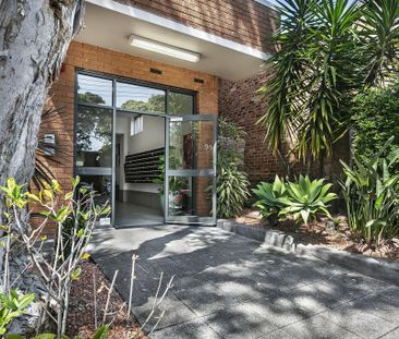 SLEEK STUDIO IN A PRIME VILLAGE SETTING - Photo 5