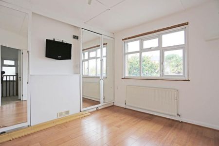 3 bedroom semi-detached house to rent - Photo 5