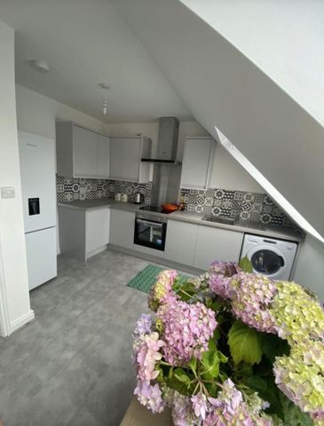 1 bedroom in a house share to rent - Photo 2