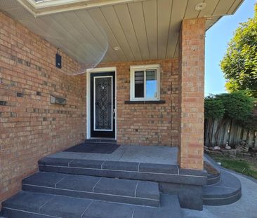 For Lease - 32 Shenstone Avenue, Brampton, Ontario - Photo 6