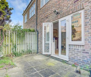 3 bedroom terraced house to rent - Photo 4