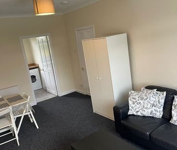 2 Bed Flat, Stenhouse Avenue, EH11 - Photo 1