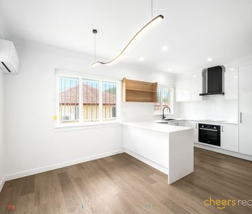 Beautifully Renovated Family Home! - Photo 6