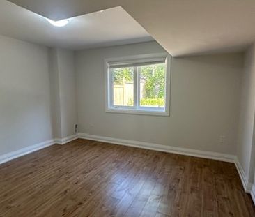 32 Greenwich St Barrie | $1800 per month | Utilities Included - Photo 5