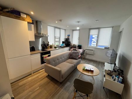 1 Bed Flat, Manchester, M16 - Photo 2