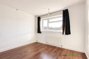 2 BEDROOM House - Semi-Detached - Photo 3