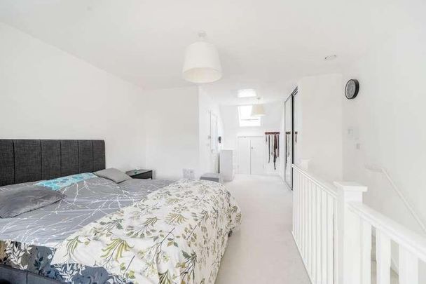 Oak Avenue, Wokingham, RG40 - Photo 1