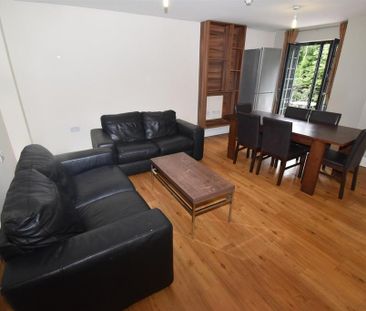 2 bedroom flat to rent - Photo 4