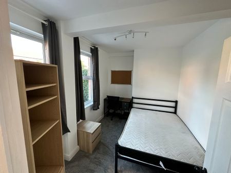 Tang Hall Lane, Tang Hall - P1110 - Photo 5