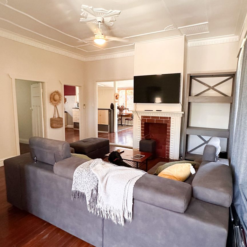 Modern furnished character home - Photo 1