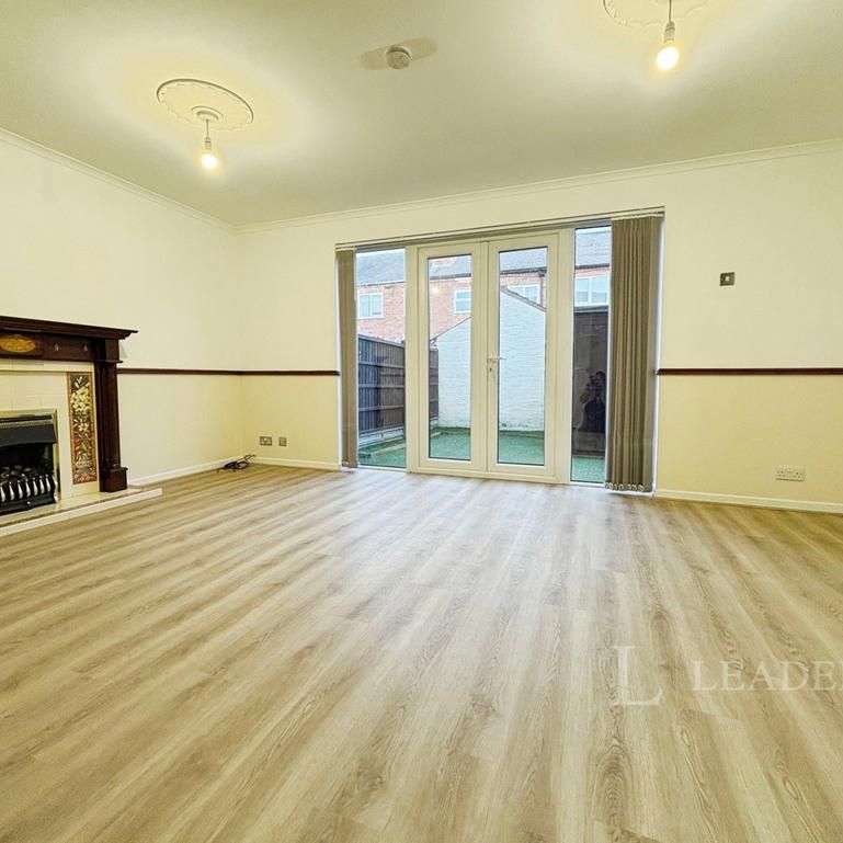 3 bedroom semi-detached house to rent - Photo 1