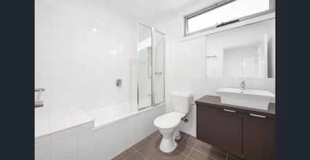 Modern Boutique Townhome Living in Prime Coorparoo Location - Photo 4
