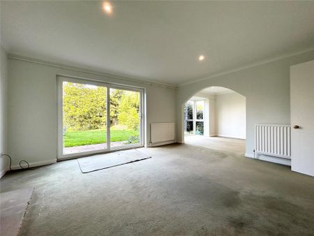 4 bedroom detached house to rent - Photo 2