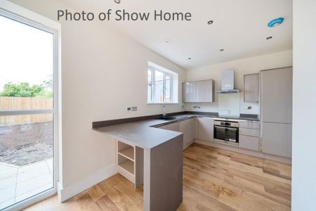 4 bedroom detached house to rent - Photo 4